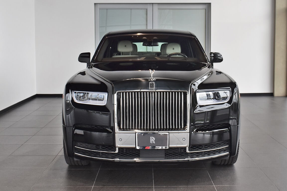Tamworth Rolls Royce Phantom Black ready for hire
